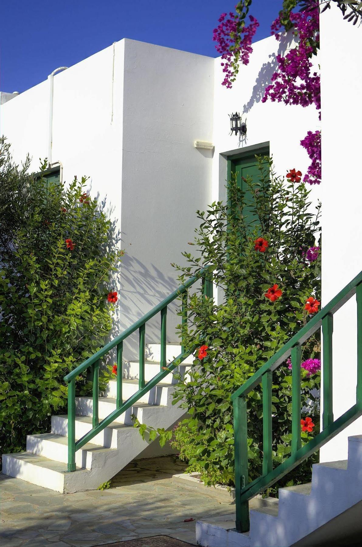 Sirius Apartments Hersonissos  Esterno foto